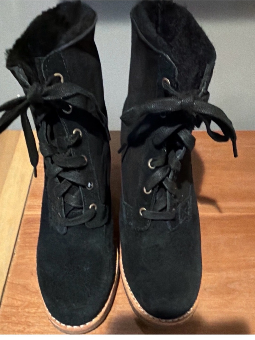 Ugg Women's Black Suede Lace-Up Sherpa lined  Ankle Boots